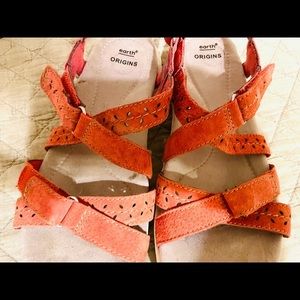 LIKE NEW! Earth Originals sandals size 8.5
